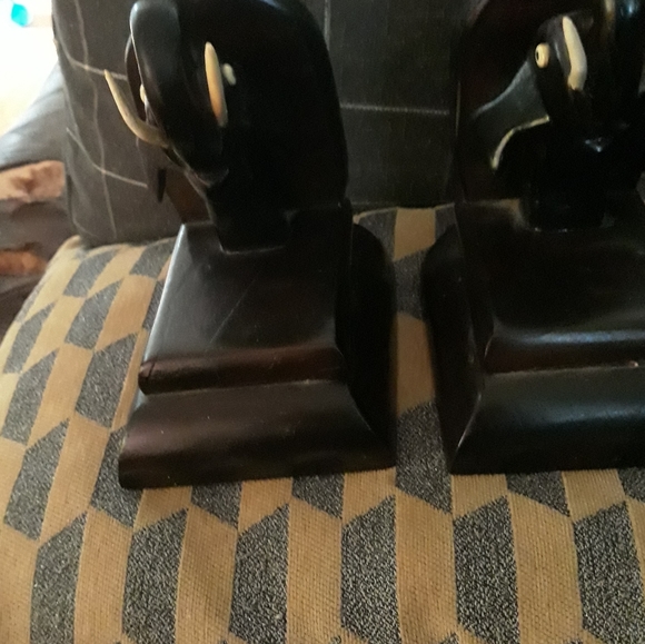 Wooden elephant bookends - Picture 6 of 6